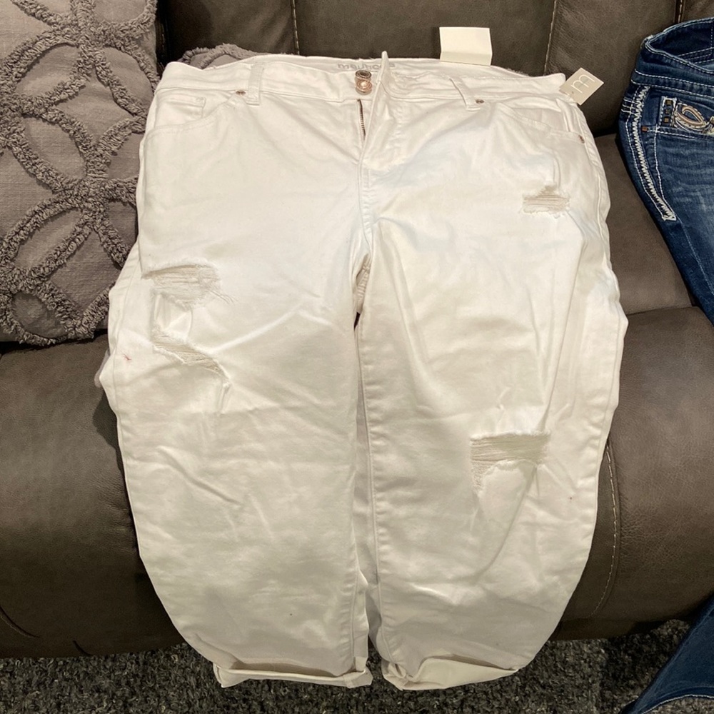 Maurices white crop jeans size 16